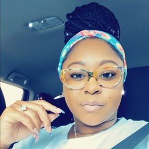 Meet your Posher, Kendra